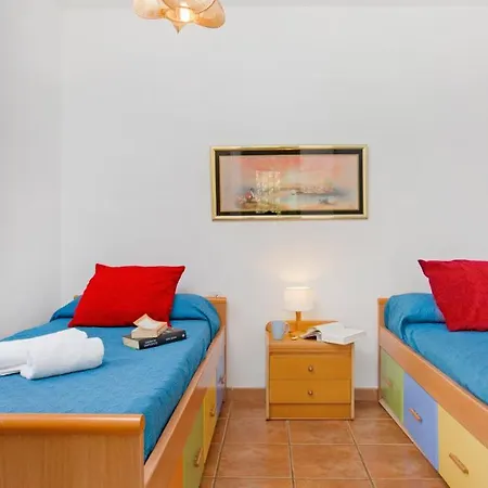וילה Sleeps 6 יורט דה מאר