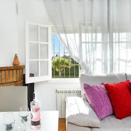 Sleeps 6 *