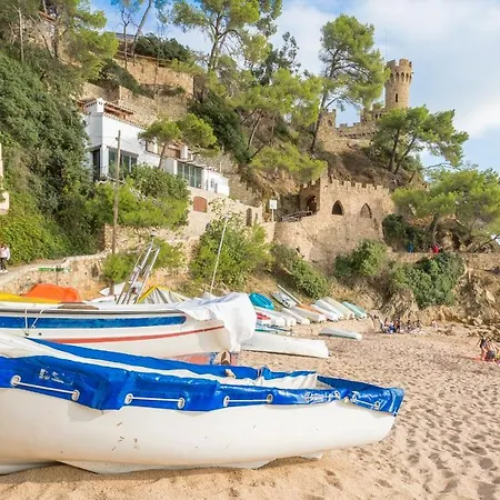 Sleeps 6 Lloret de Mar