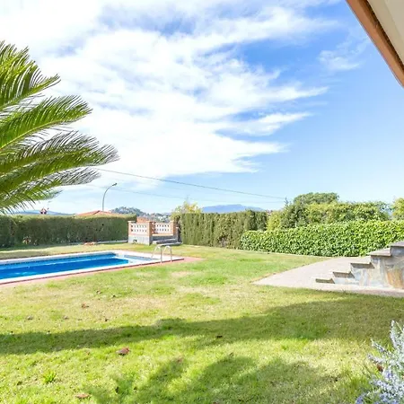 Sleeps 6
