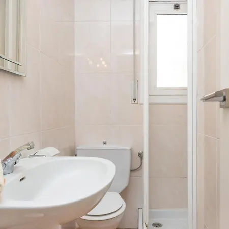 Villa Sleeps 6